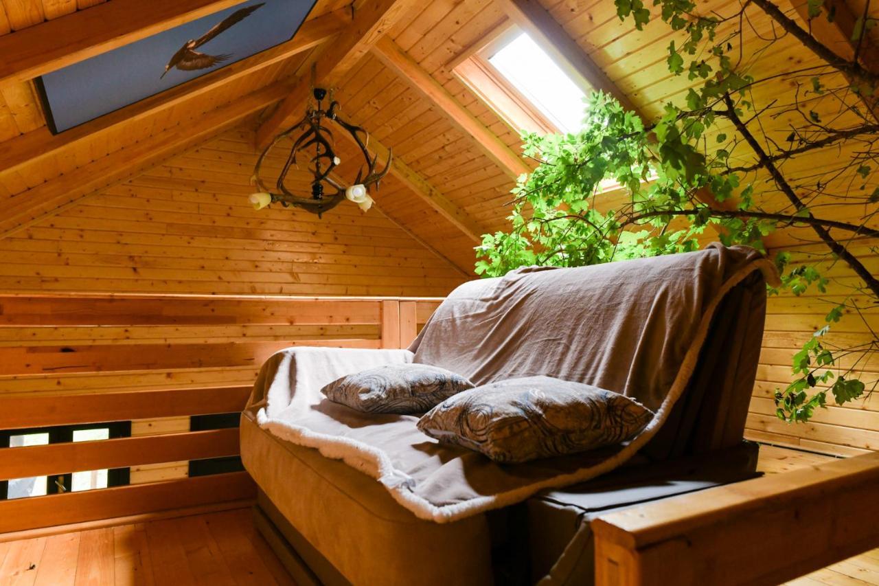 Cuibul Vulturilor - Casuta In Copac Villa Moisei Ngoại thất bức ảnh